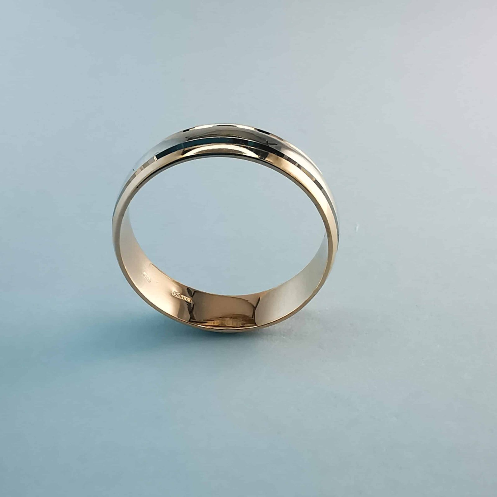 Vestuvinis žiedas 5mm su balto aukso juostele | Juvelyrika Baltijos Perlas |