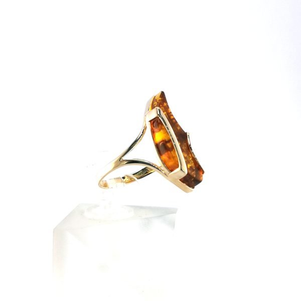 Auksinis žiedas su gintaru — Juvelyrika Baltijos Perlas —
