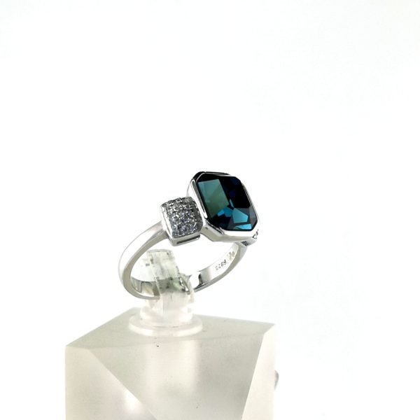 Sidabrinis žiedas su Blue London cirkoniu | Juvelyrika Baltijos Perlas |