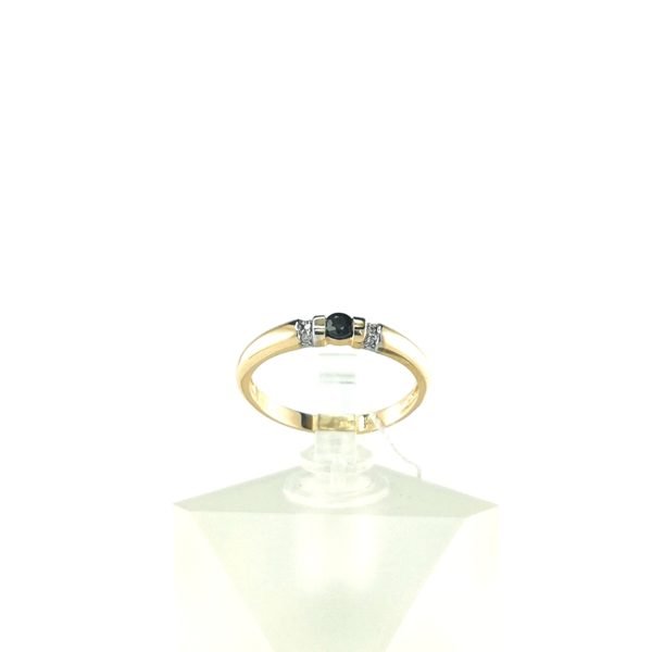 Auksinis žiedas su briliantu ir safyru — Juvelyrika Baltijos Perlas —