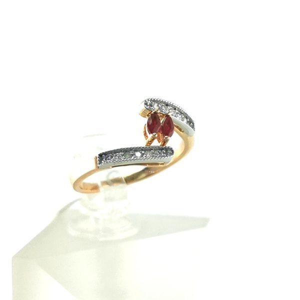 Auksinis žiedas su briliantu ir rubinu | Juvelyrika Baltijos Perlas |