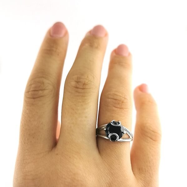 Sidabrinis žiedas su oniksu — Juvelyrika Baltijos Perlas —