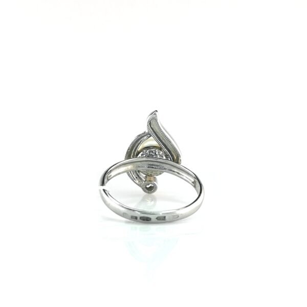 Sidabrinis žiedas su aukso ir perlo detalėmis — Juvelyrika Baltijos Perlas —
