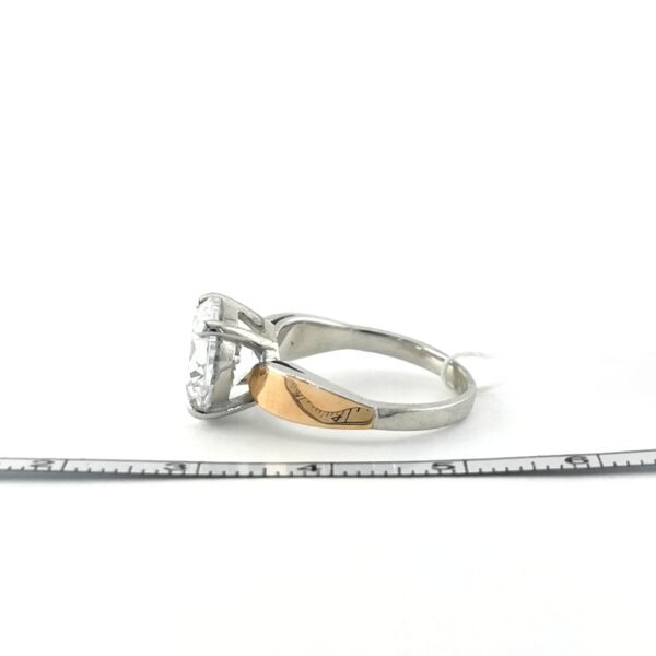 Sidabrinis žiedas su cirkoniu ir aukso detalėmis | Juvelyrika Baltijos Perlas |