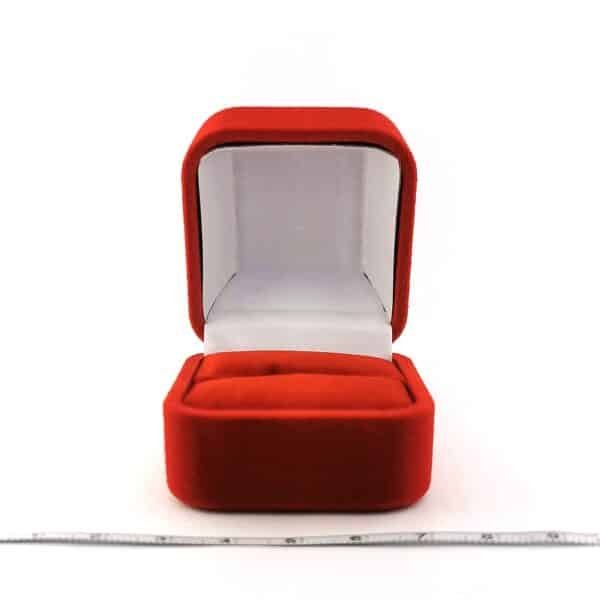 Raudona veliūrinė dėžutė | Juvelyrika Baltijos Perlas |