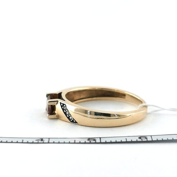 Auksinis žiedas su granatu — Juvelyrika Baltijos Perlas —