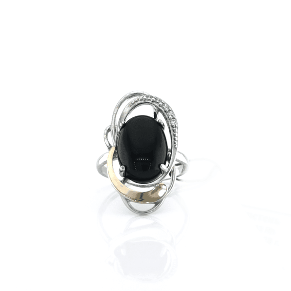Sidabrinis žiedas su oniksu ir aukso detalėmis — Juvelyrika Baltijos Perlas —