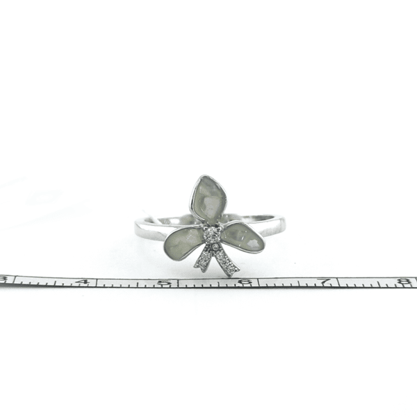 Sidabrinis žiedas su perlamutru — Juvelyrika Baltijos Perlas —